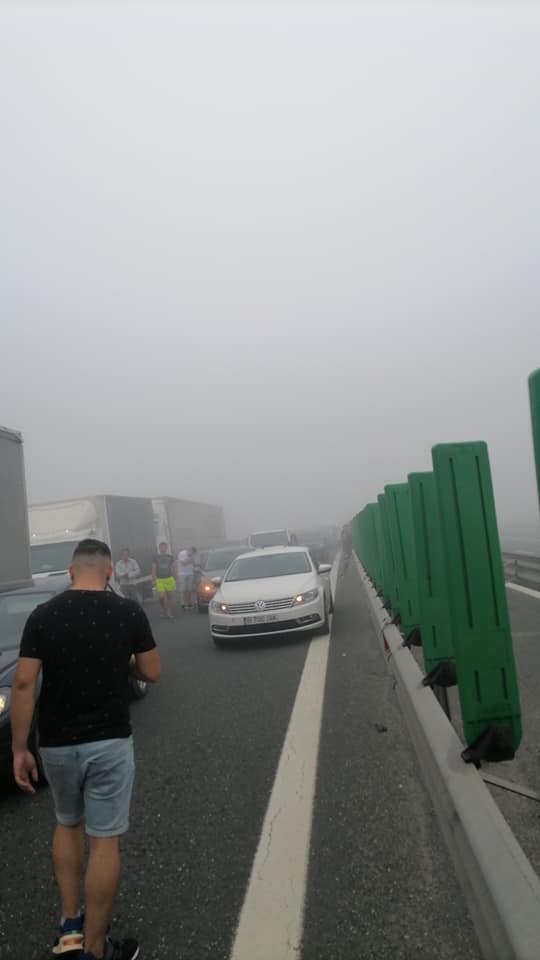 Haos pe drumul spre mare: 55 de mașini, implicate în 4 accidente în lanț pe Autostrada Soarelui. Peste 20 de oameni au fost răniți