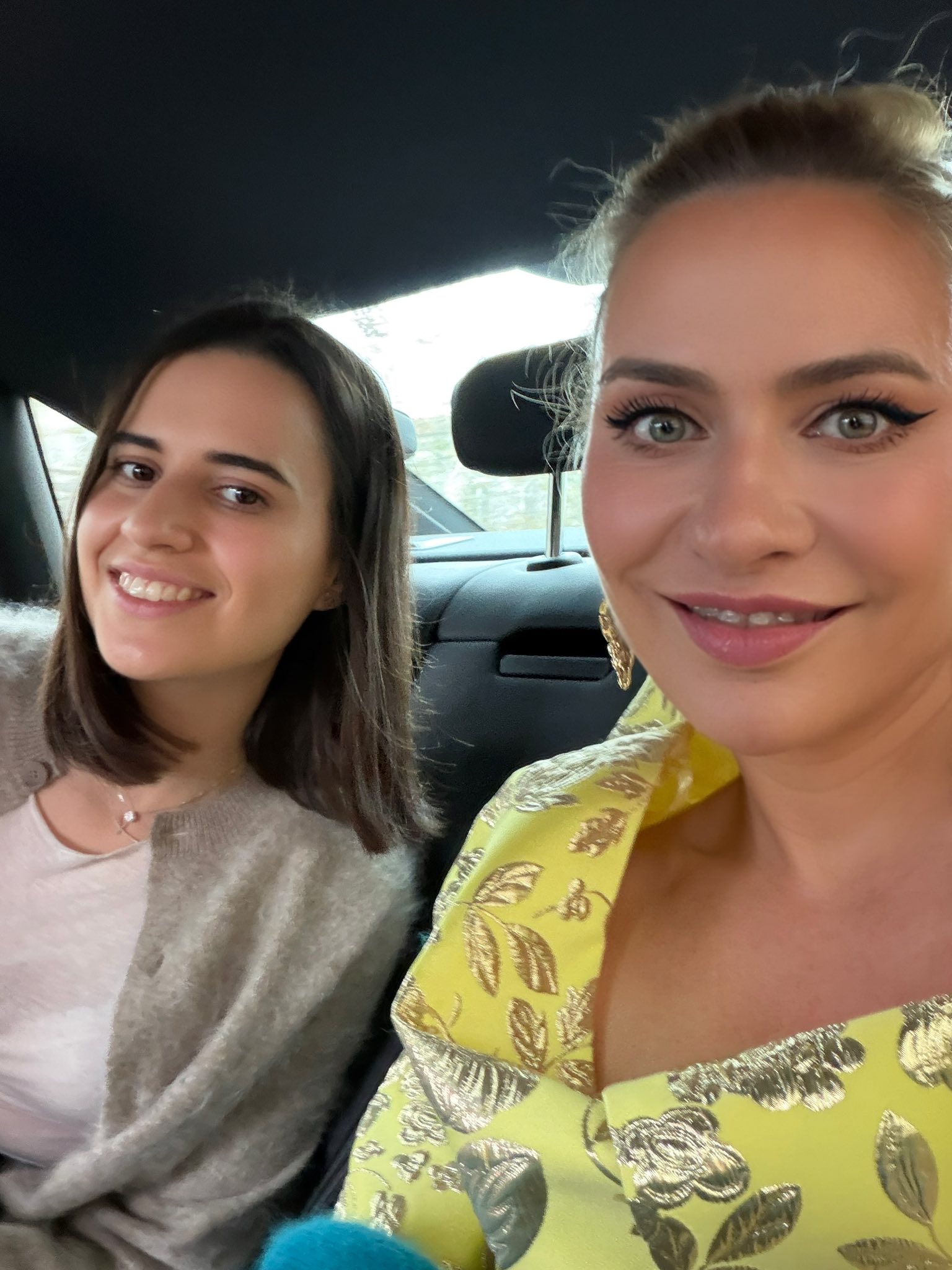 Fiica Adinei Buzatu se căsătorește. Cu ce se ocupă viitorul soț al Sarei. „Lucrează și la Londra. A fost premiat acolo”