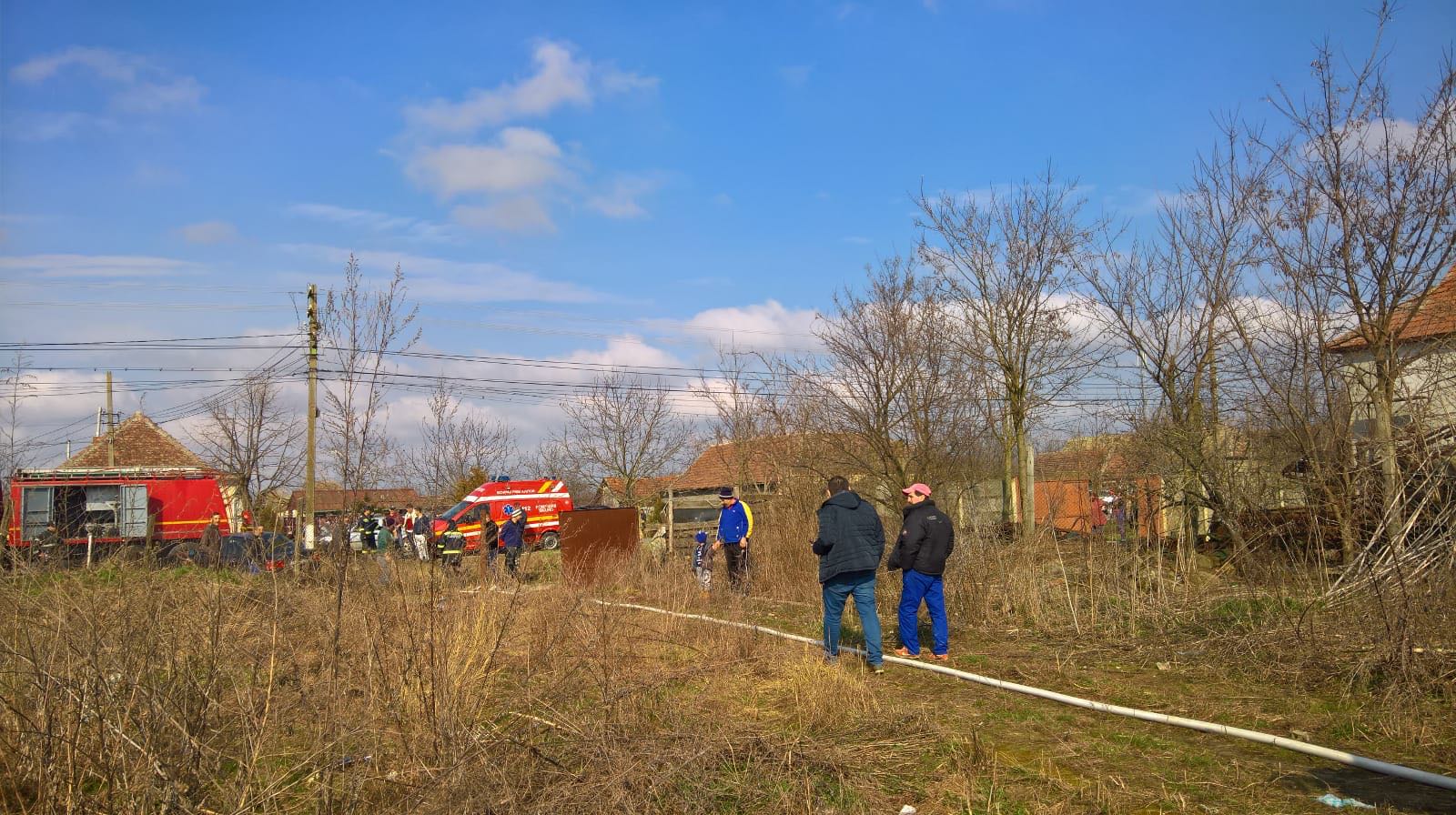 Un bătrân de 70 de ani a murit intr-un incendiu, în Timiș/ GALERIE FOTO