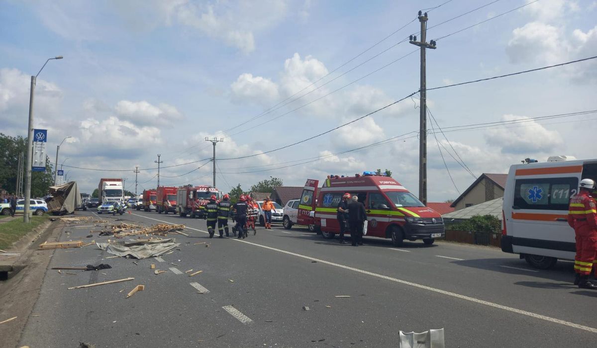 Un pompier și soția lui, medic, plecați în vacanță, eroii accidentului cu 17 victime de la Lețcani: „Plină de sânge, salva vieți”