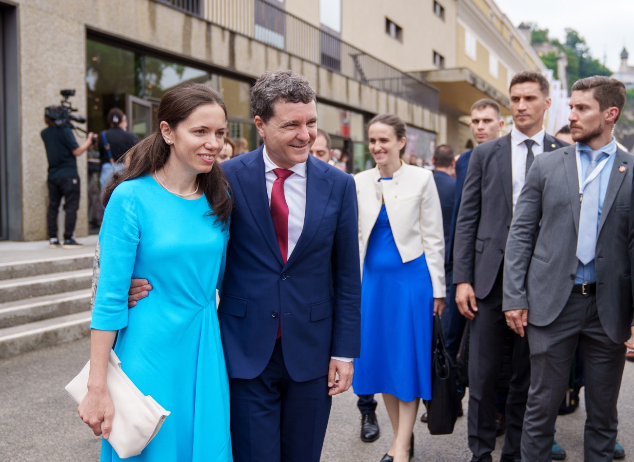 Copiii președintelui Nicușor Dan, prima deplasare externă cu Mirabela Grădinaru și tatăl lor, în Austria. Antim, prima declarație în fața presei