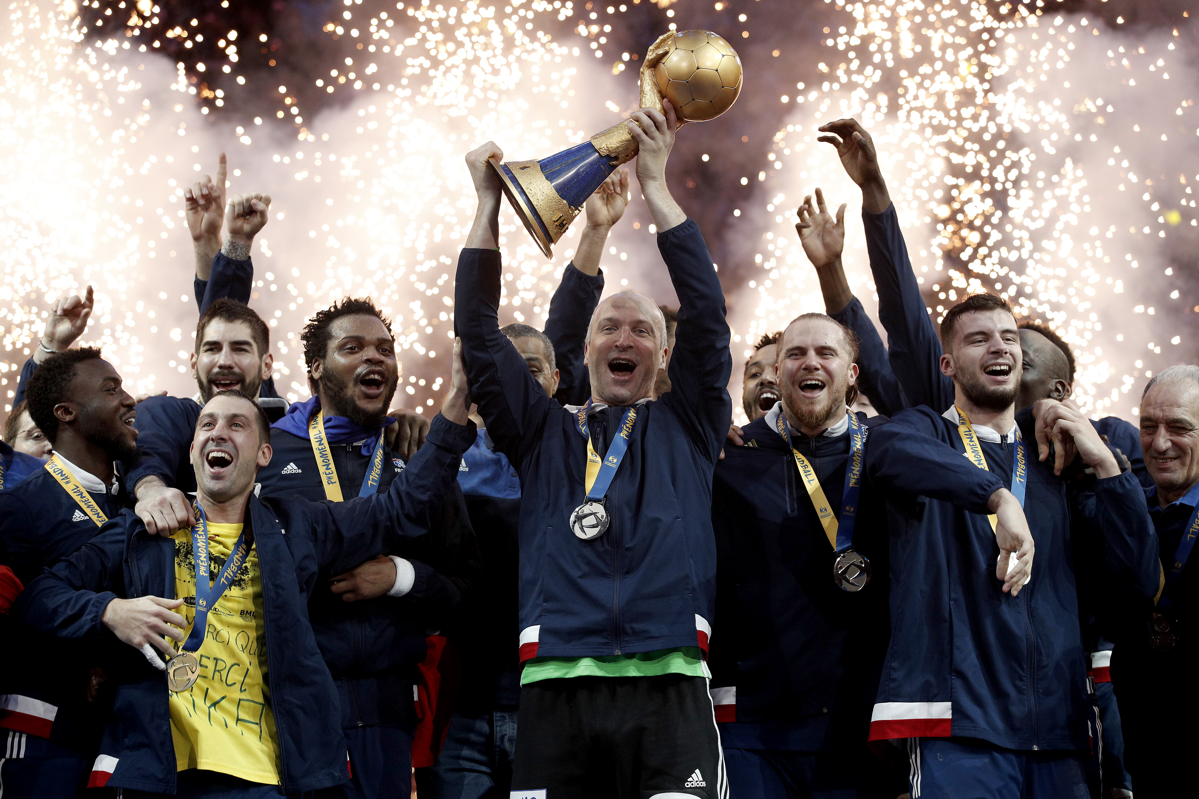 Franțastic! ”Cocoșii” au cucerit al șaselea titlu mondial de handbal! Cum am murit noi și s-au născut ei. De la greșeala lui Sorin Toacsen la campionii de azi / FOTO&VIDEO