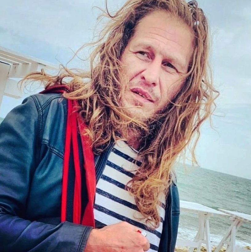 Cum își petrece timpul Mircea Solcanu la Constanța. Fostul prezentator a apărut în Piața Ovidiu