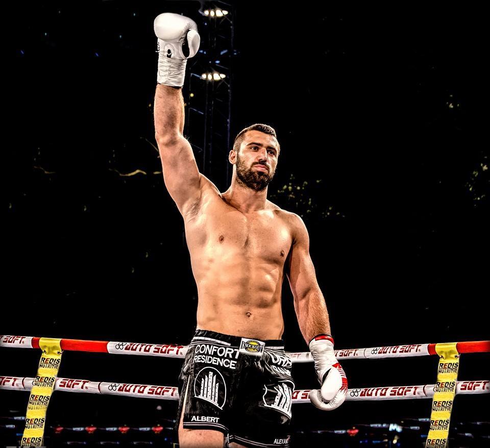 Campionul mondial Superkombat Andrei Stoica: ^“Ultima bătaie de care îmi amintesc am primit-o de la mama” / GALERIE FOTO
