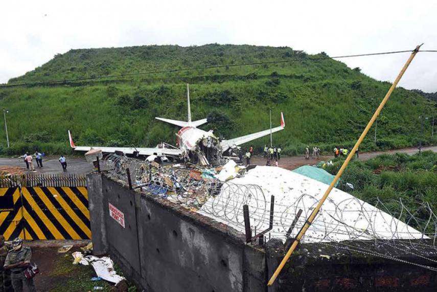 Momentul șocant în care un avion militar se prăbușește în Filipine. Cel puțin 29 de oameni au murit