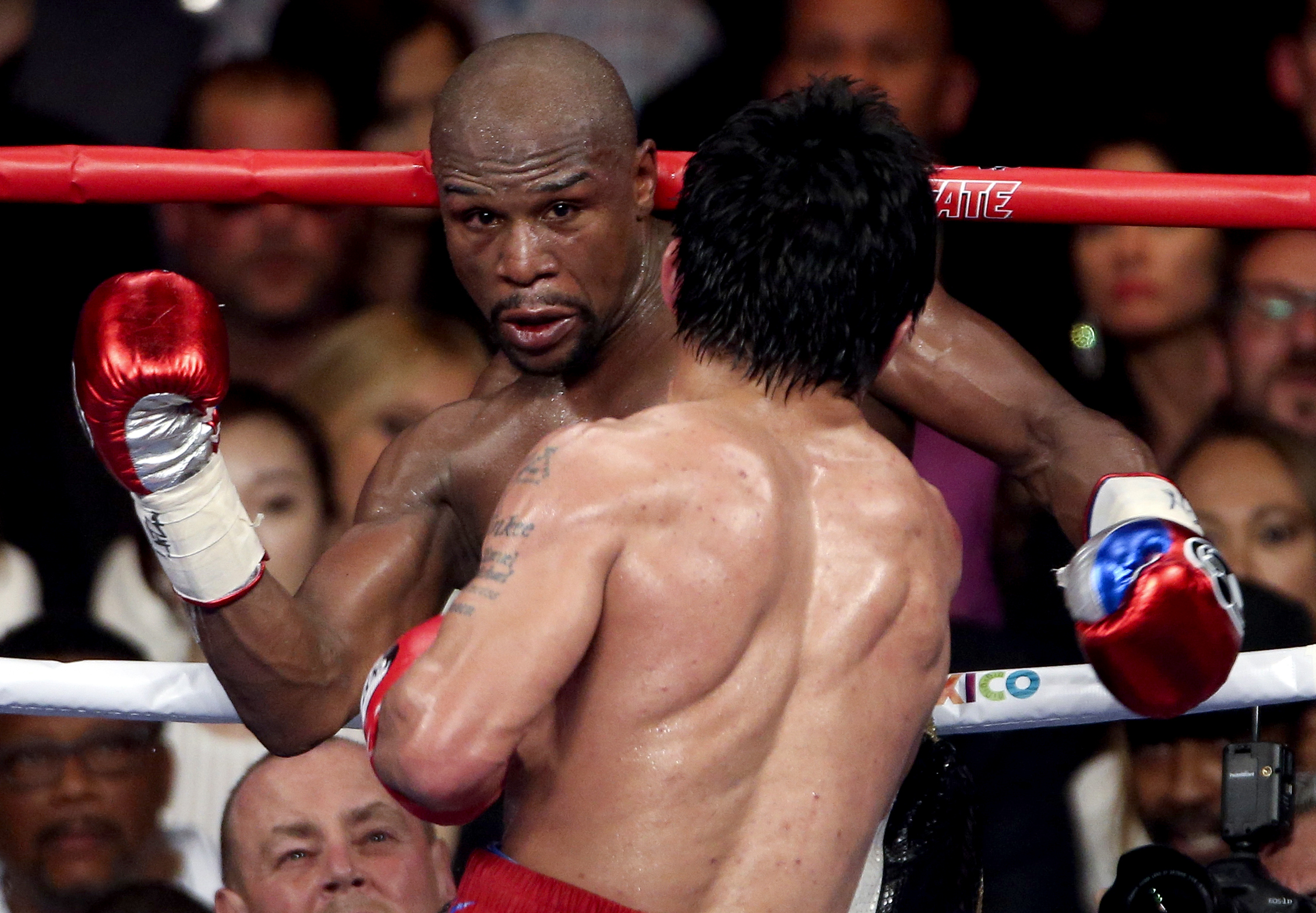 Ne place sau nu, dar ”meciul secolelor” ne-a dat răspunsul: arogantul Mayweather e cel mai bun boxer al generaţiei actuale!