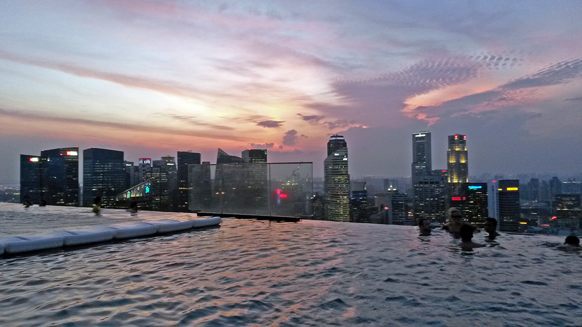 Singapore, locul de unde poți ajunge în concediu oriunde în Asia. Are hoteluri spectaculoase, cartiere tradiționale și o grădină botanică în patrimoniul UNESCO