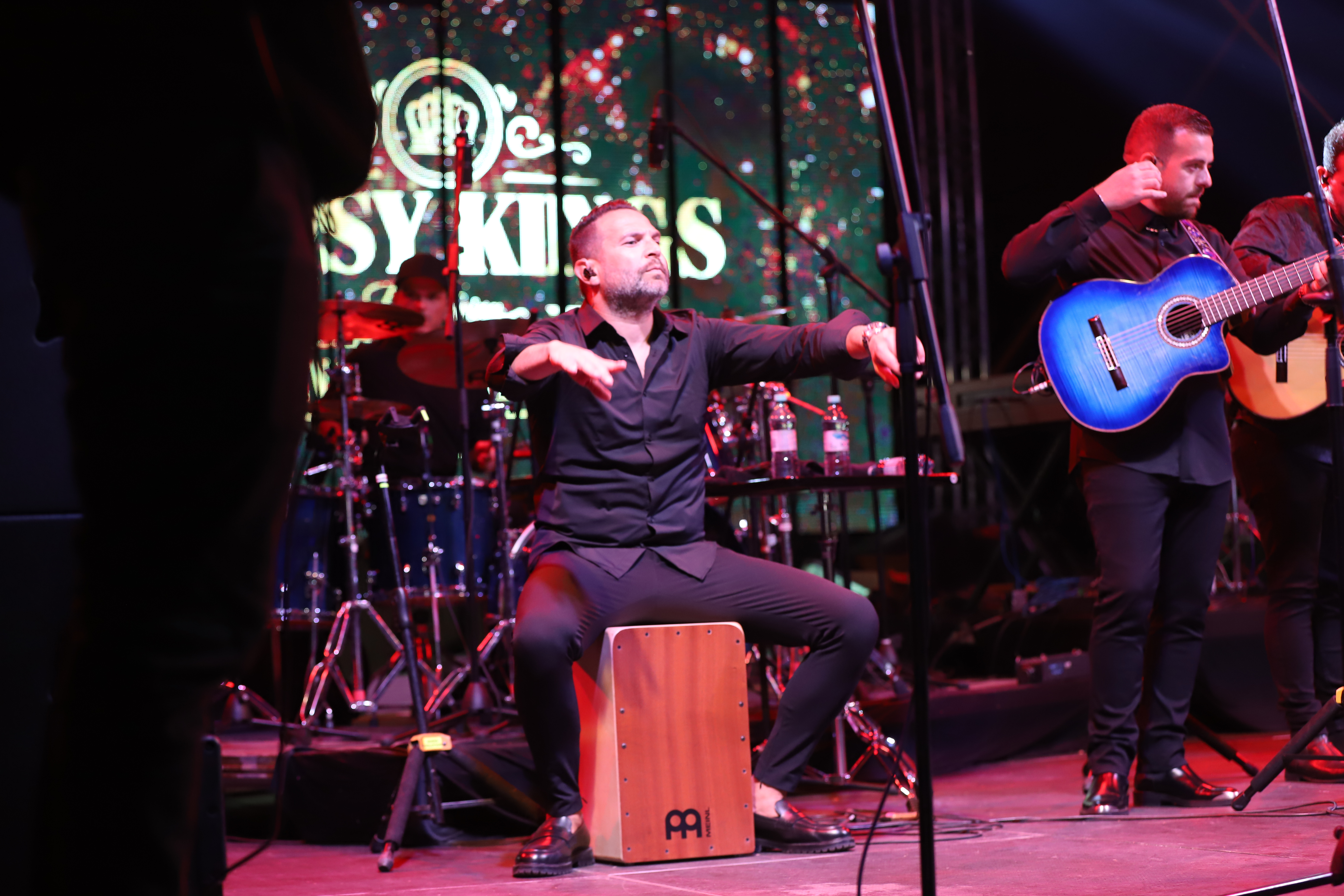 Seară latino la Festivalul Borșului Lipovenesc din Jurilovca. Concertul Gipsy Kings s-a prelungit cu un spectaculos foc de artificii: „România, I love you!” | FOTO REPORTAJ
