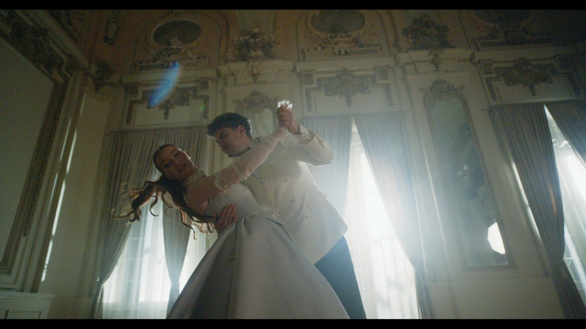 Elena Gheorghe i-a dedicat o melodie soțului ei. Cum sună piesa și cine e cuplul celebru care apare în videoclip