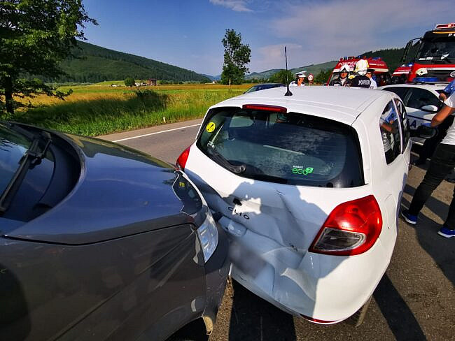 VIDEO | Accident cu două microbuze și un autoturism la Gura Humorului. A fost activat Planul Roșu de Intervenție