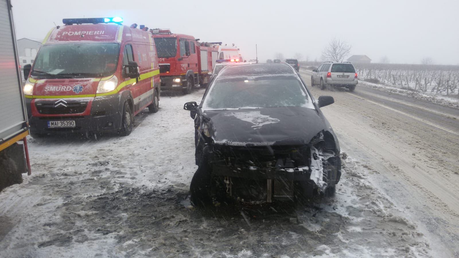 Accidente rutiere pe bandă rulantă, din cauza "ploii înghețate", în județele Buzău și Bistrița-Năsăud