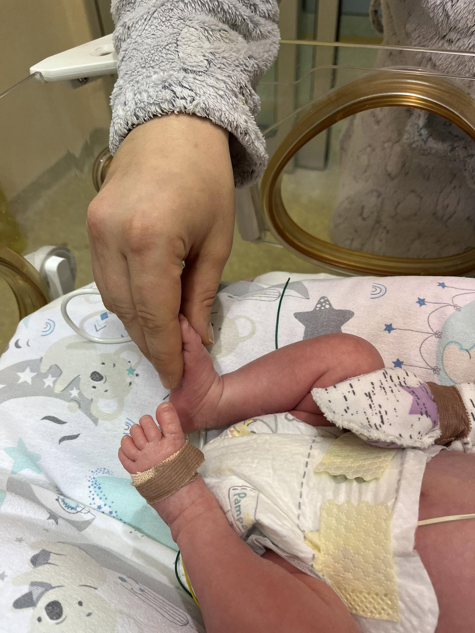 „Mi-e groază”. Strigătul medicului Cătălin Cîrstoveanu din secția de ATI de la Marie Curie, care rămâne fără asistente: „Copiii bolnavi din România nu au unde să se ducă”