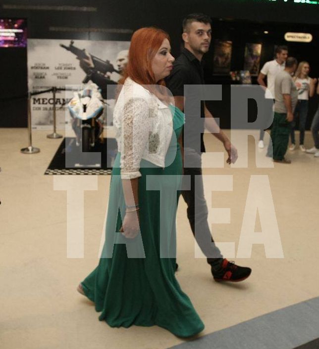 FOTO EXCLUSIV/ Oana Roman, prima ieșire în lume de când a slăbit! A atras toate privirile