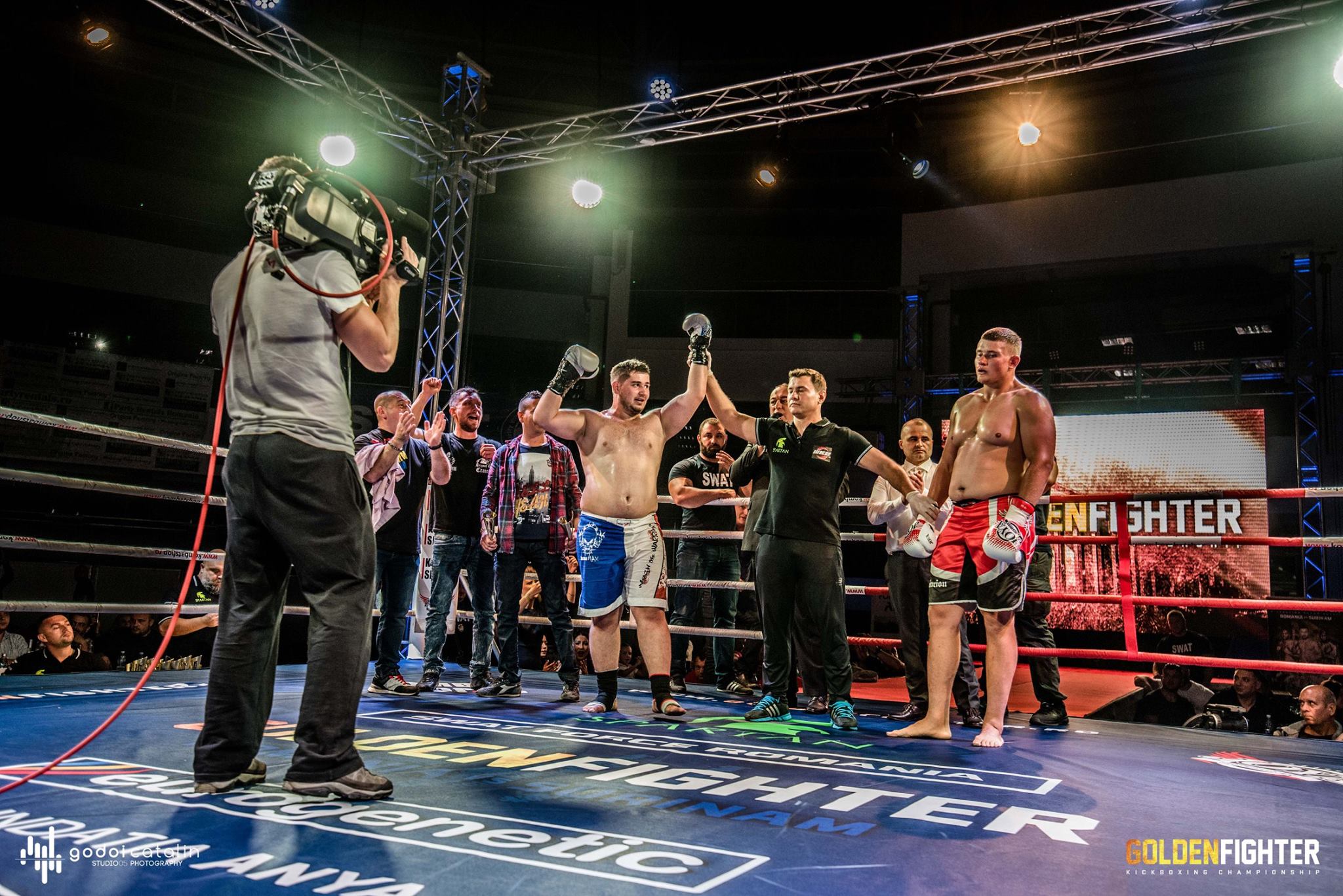 Meciuri spectaculoase la Golden Fighter Craiova. Centura intercontinentală WKU a fost câștigată de Adrian Mitu FOTO&VIDEO