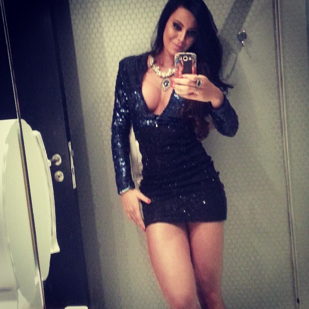Cu ea în tribună, ai o zi mai bună! Lorena, muza fotbalului brazilian / GALERIE FOTO & VIDEO HOT