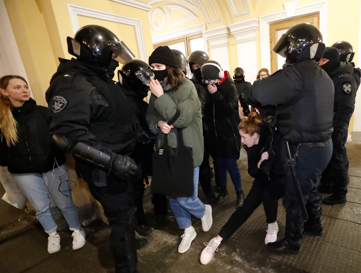 VIDEO | Proteste în Moscova și Sankt Petersburg. Rușii, din nou în stradă contra lui Putin. Printre arestați, o supraviețuitoare a asediului nemților asupra Leningradului