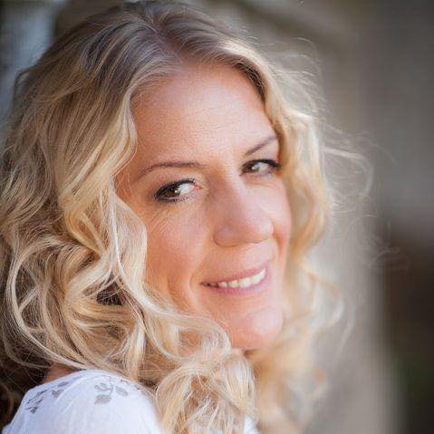 Eva Tofalvi, singurul sportiv român care a câștigat o etapă de Cupă Mondială la biatlon, are pensiune la Harghita-Băi: „Nu am câștigat ca fotbaliștii, dar sunt mulțumită”