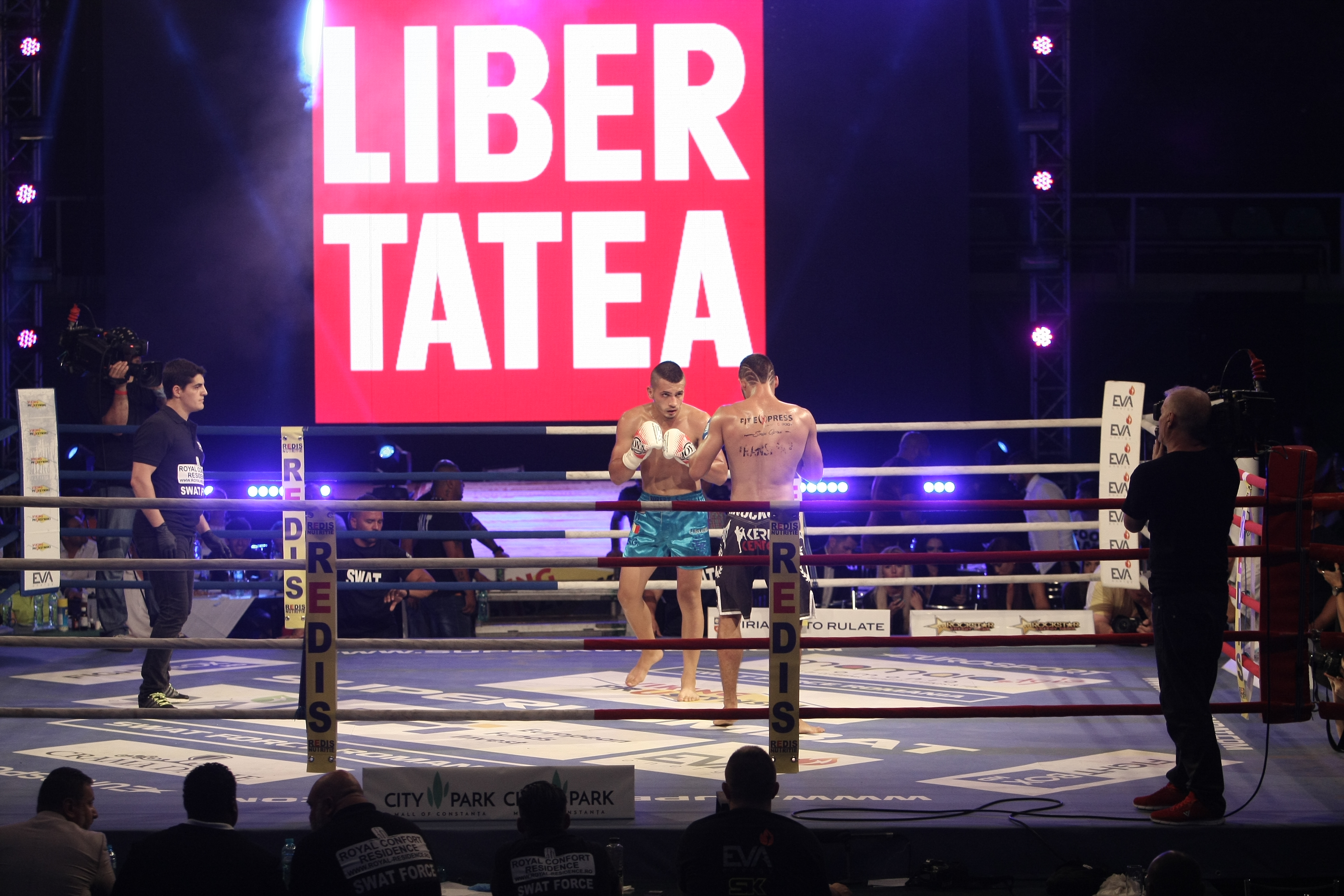 Superkombat. Seară cu pumni și cu picioare, dar nu de domnișoare! Bacary Sagna a venit la show | REZULTATELE GALEI