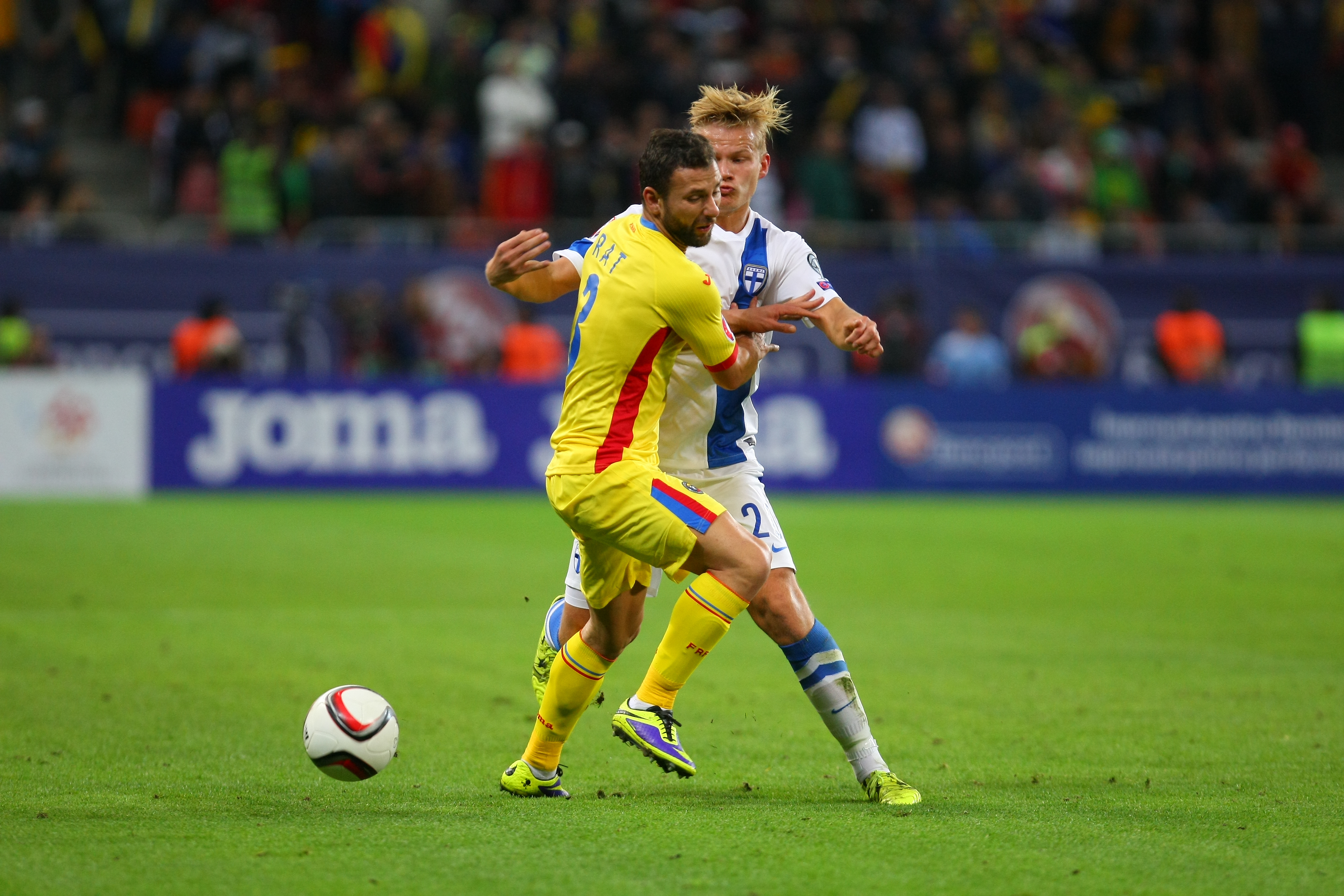 PRELIMINARIILE EURO 2016 / România - Finlanda 1-1! Dramă tricoloră pe ”Arena Națională”! Pohjanpalo ne-a dat lovitura, Hoban a egalat în prelungiri! Oaspeții n-au primit un penalty! Am fost calificați 52 de minute la turneul final din Franța! Dacă batem în Feroe, suntem la EURO! Tricolorii au asaltat poarta lui Hradecky, dar n-a intrat! Meciul a semănat cu jocul din 1985, cu Irlanda de Nord! / LIVEBLOG&FOTO