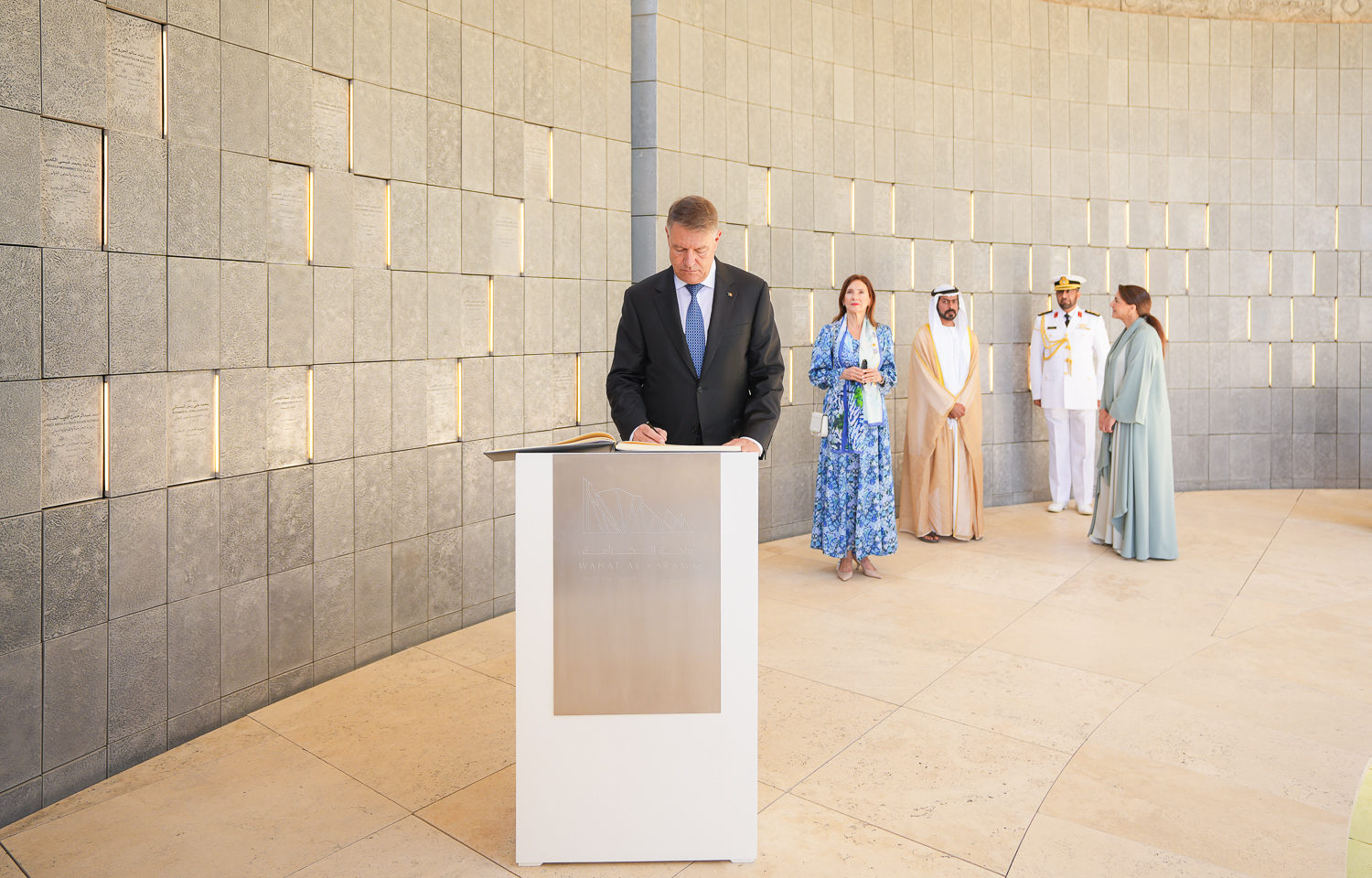 Klaus Iohannis, în Emiratele Arabe. Primele obiective turistice vizitate de președinte