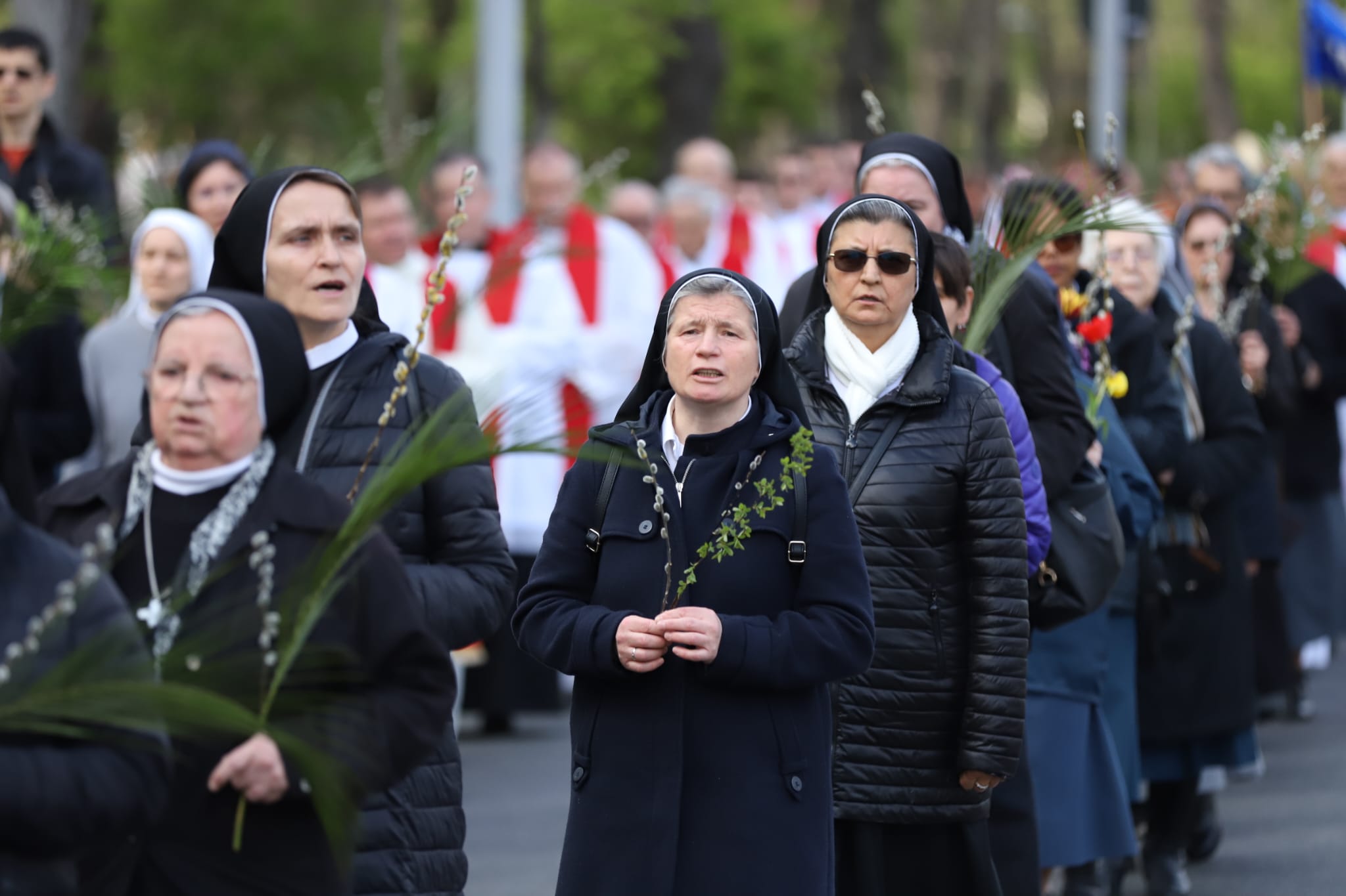 Pelerinajul de Florii, în București: sute de credincioși catolici au participat azi la tradiționala procesiune religioasă