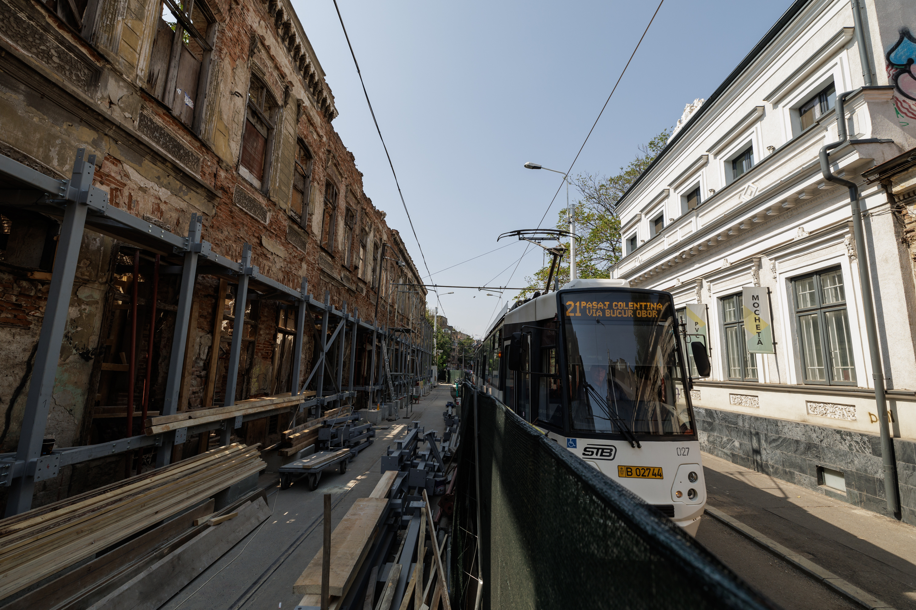 REPORTAJ. Libertatea a intrat pe șantierul de la Hanul Solacolu din București. „Era o groapă de gunoi și o bombă ecologică. Am scos două mii de tone de deșeuri”