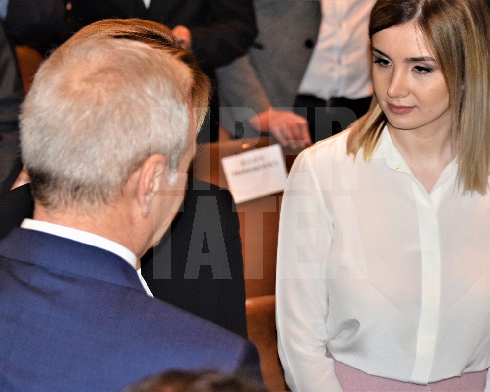 FOTO. Iubita lui Liviu Dragnea, la Congresul Extraordinar al PSD, alături de Gabriela Firea și Carmen Dan