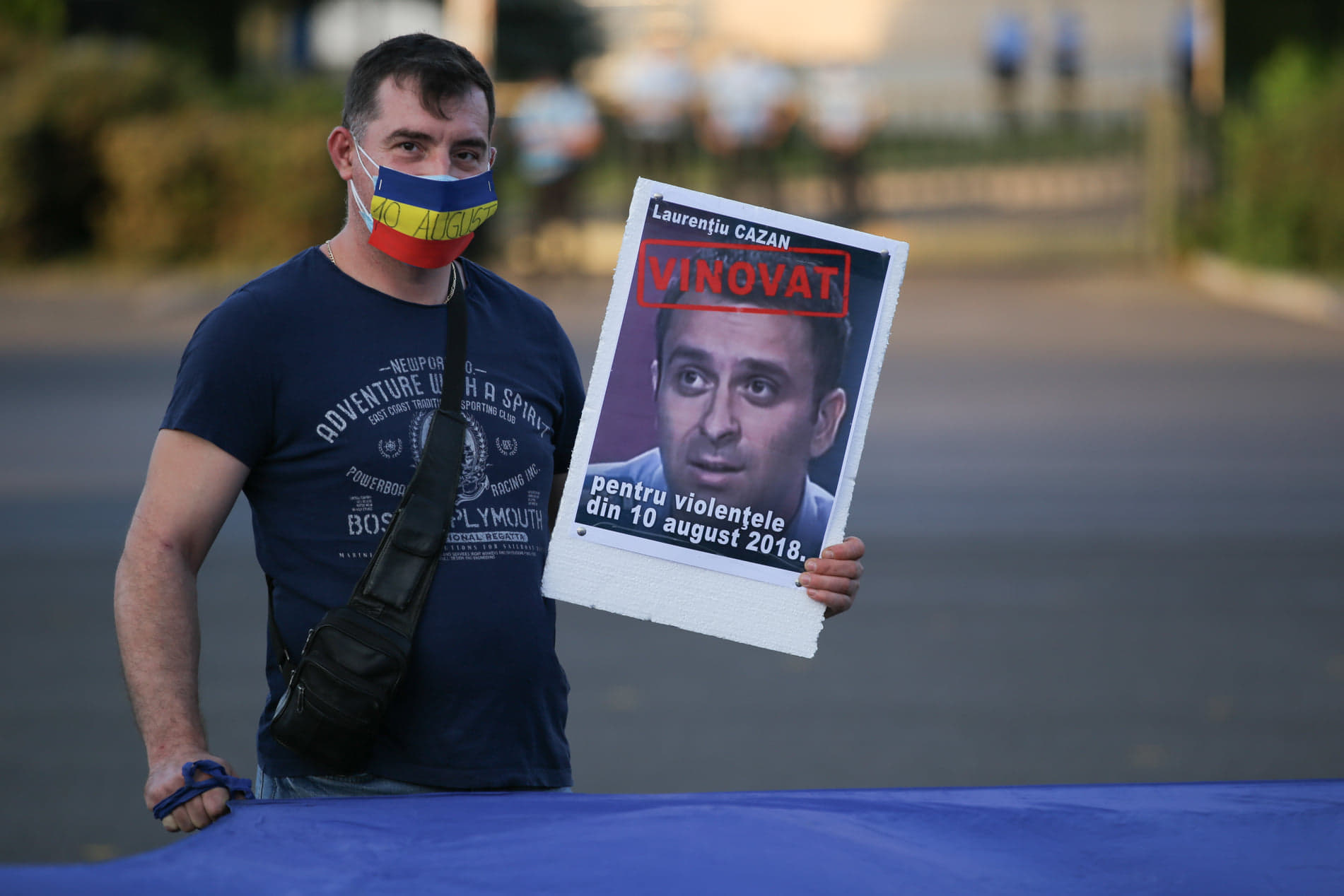 Protest simbolic în Piaţa Victoriei, la doi ani de la violențele înregistrate la “mitingul diasporei” din 10 august. “Vinovații să plătească”