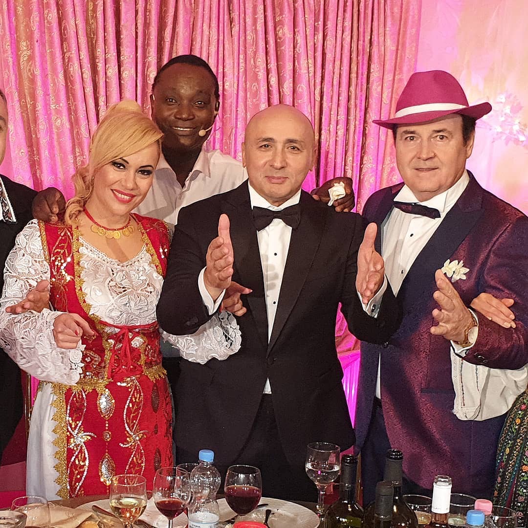 Program TV de Revelion. Ce vedem la televizor în noaptea dintre ani