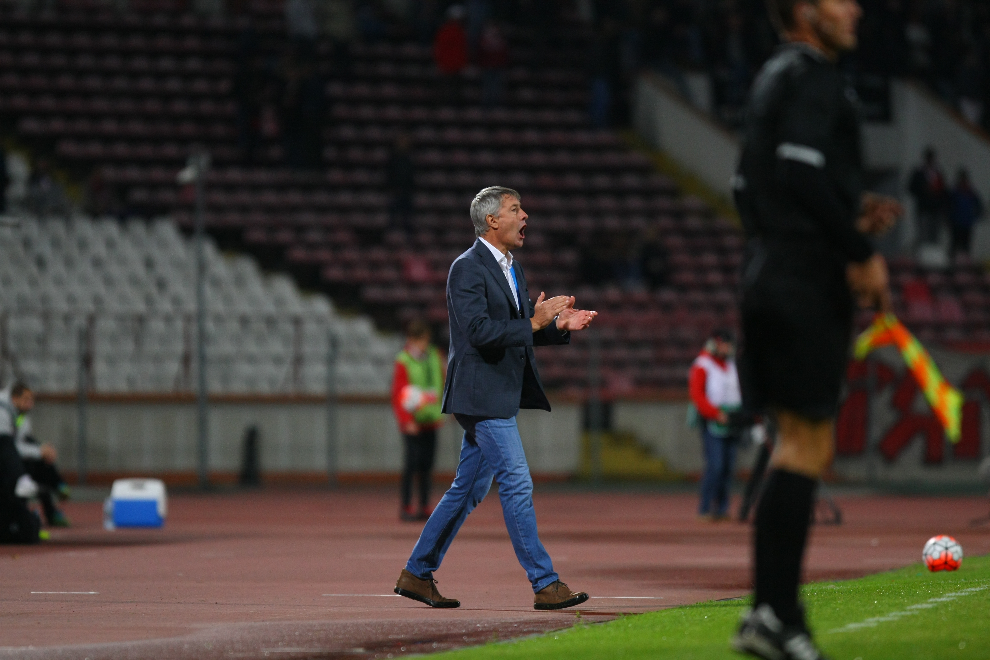 LIGA I LA FOTBAL, etapa a 14-a / Scandal după meciul Dinamo - ASA Tîrgu Mureș 2-1. ^Ardelenii protestează oficial printr-un comunicat în care reclamă un ”fault evident și lipsă de fair-play”! GALERIE FOTO