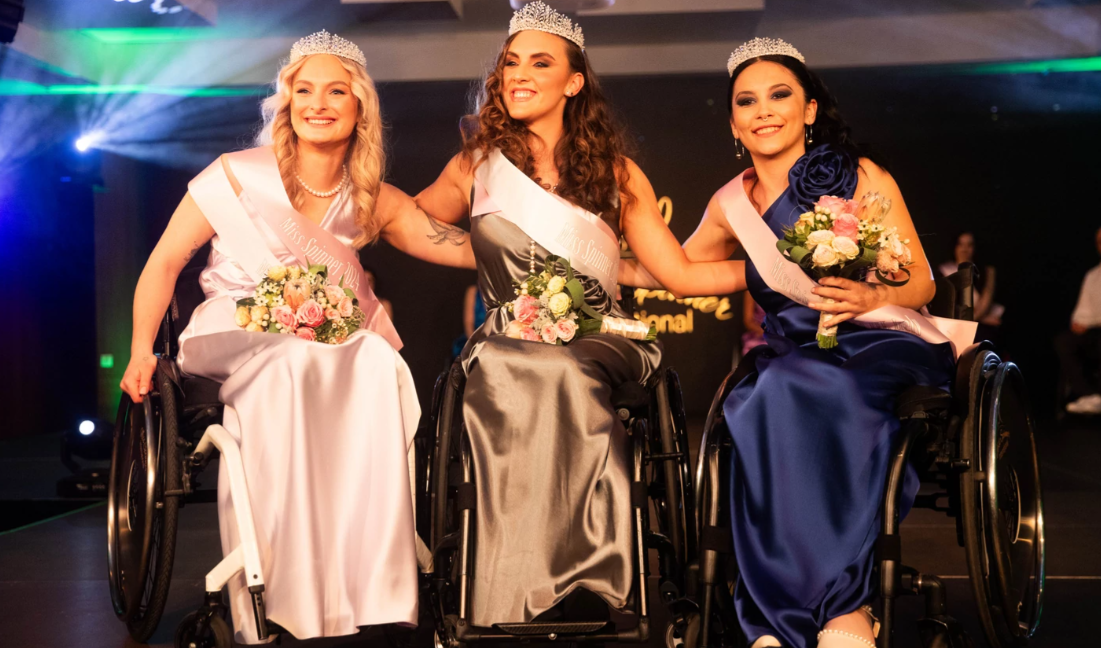 O tânără din Szeged a câștigat Miss Spinner International: „Nu suntem doar oameni țintuiți în scaune rulante, ci și femei frumoase”