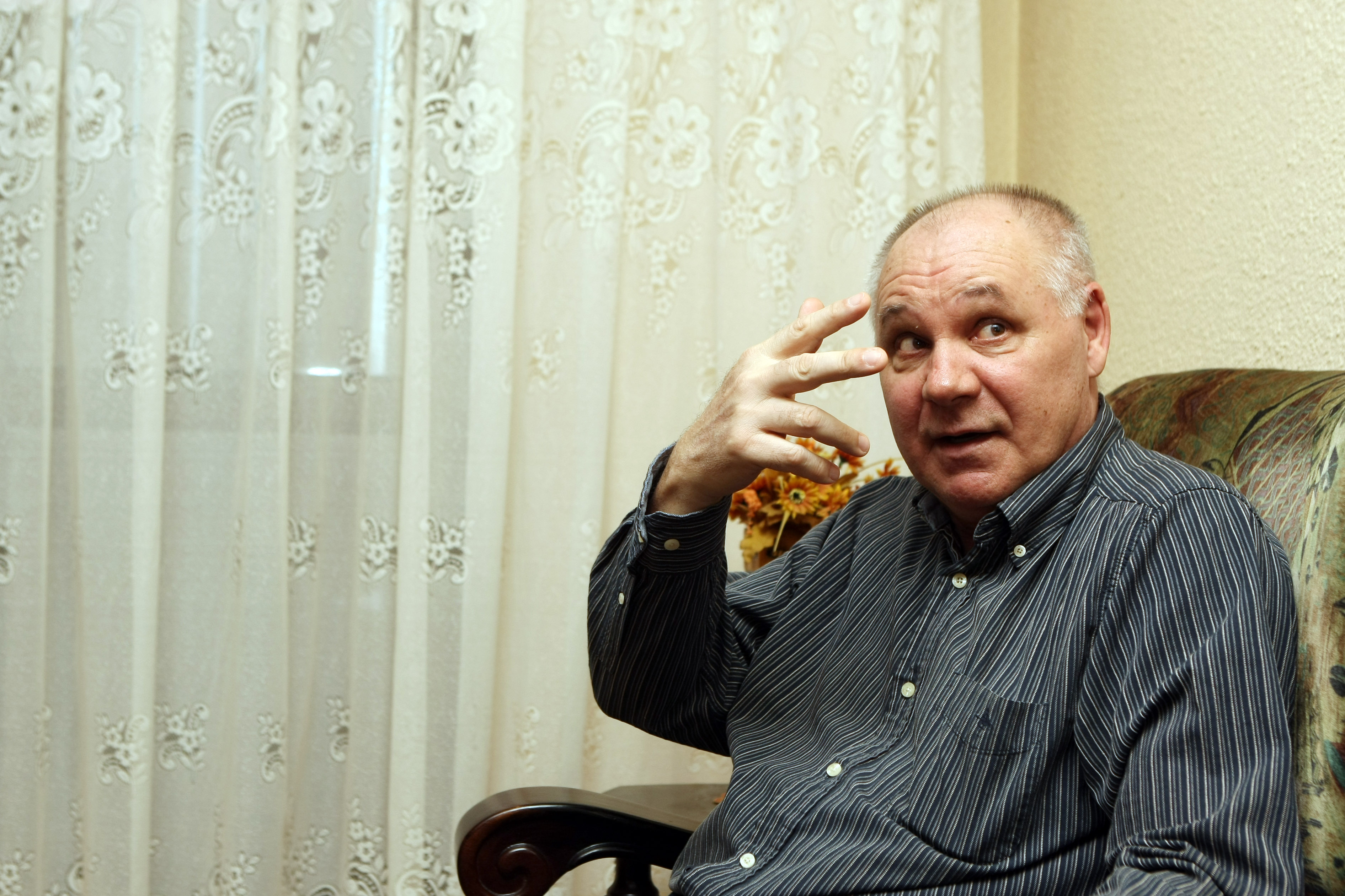 Fotbalistul Stelei, Adrian Ionescu: ”Steaua adevărată e cea care joacă acum!”. Cine dribla mai bine decât Messi și azi ar fi costat 120.000.000 de euro!” | VIDEO
