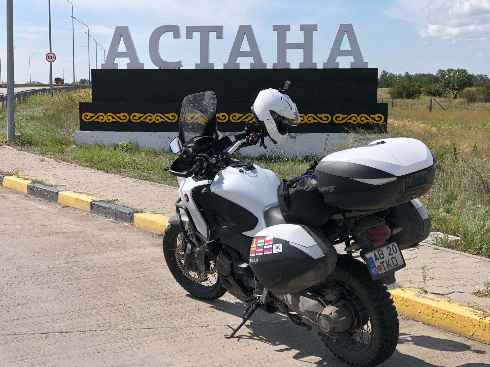 Din România până în Coreea de Sud pe motocicletă: un traseu de 36.000 de kilometri făcut în 91 de zile. Cifrele unei călătorii extraordinare