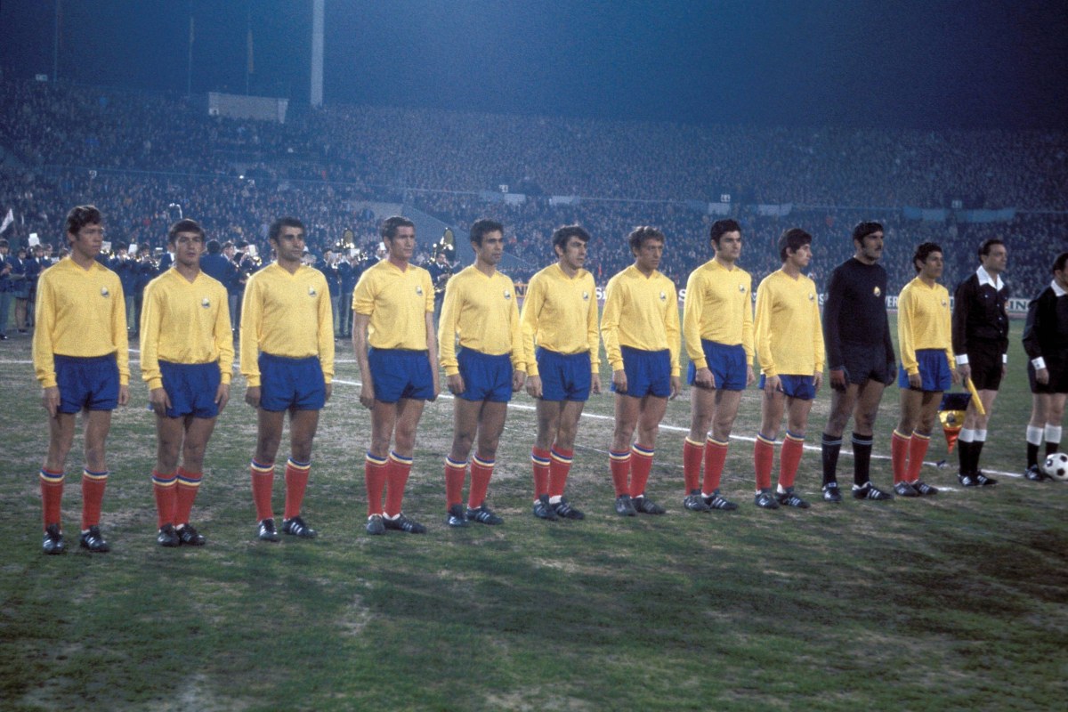 Cine a fost Mircea Lucescu. Imagini de arhivă cu căpitanul României la Mondialul din 1970, creatorul lui Dinamo de la finalul anilor '80 și unul dintre cei mai titrați antrenori din istorie