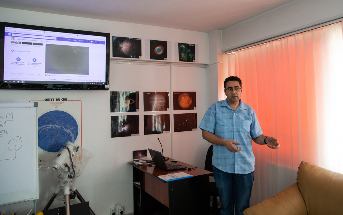 Tânărul astronom Ciprian Vîntdevară a dat unei stele numele Bârladului și îi învaţă pe copii să privească cerul: “Măcar au văzut că mai este ceva dincolo de satul lor”