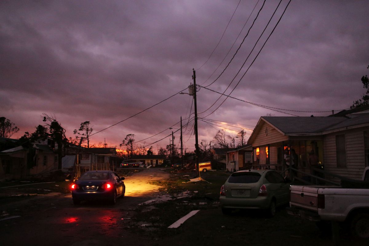 GALERIE FOTO| Uraganul Michael a lovit Florida. Cel puțin o persoană și-a pierdut viața și mai multe orașe au fost devastate