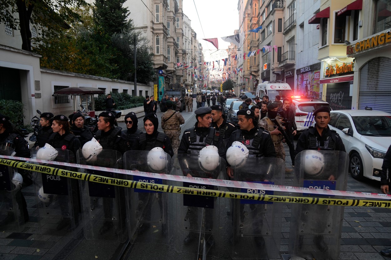 Explozia din centrul Istanbulului, considerată atac terorist. Sunt 6 morți, iar bilanțul răniților a urcat la 81. O femeie, principalul suspect