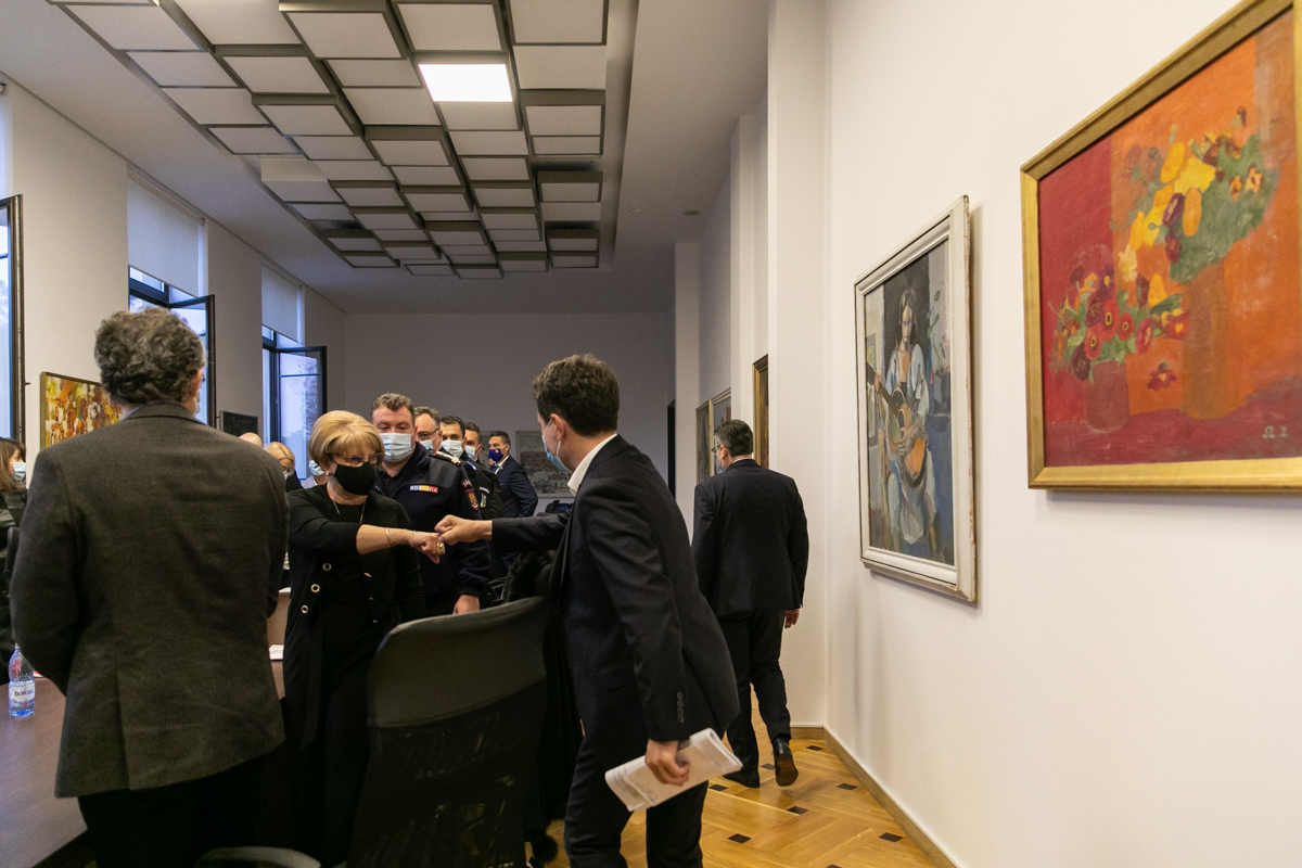 REPORTAJ | Prima zi cu Nicușor. “Nu ne-am luptat pentru jucării”. Primarul Bucureștiului a citat din Avram Iancu și s-a retras la discuții cu Ludovic Orban
