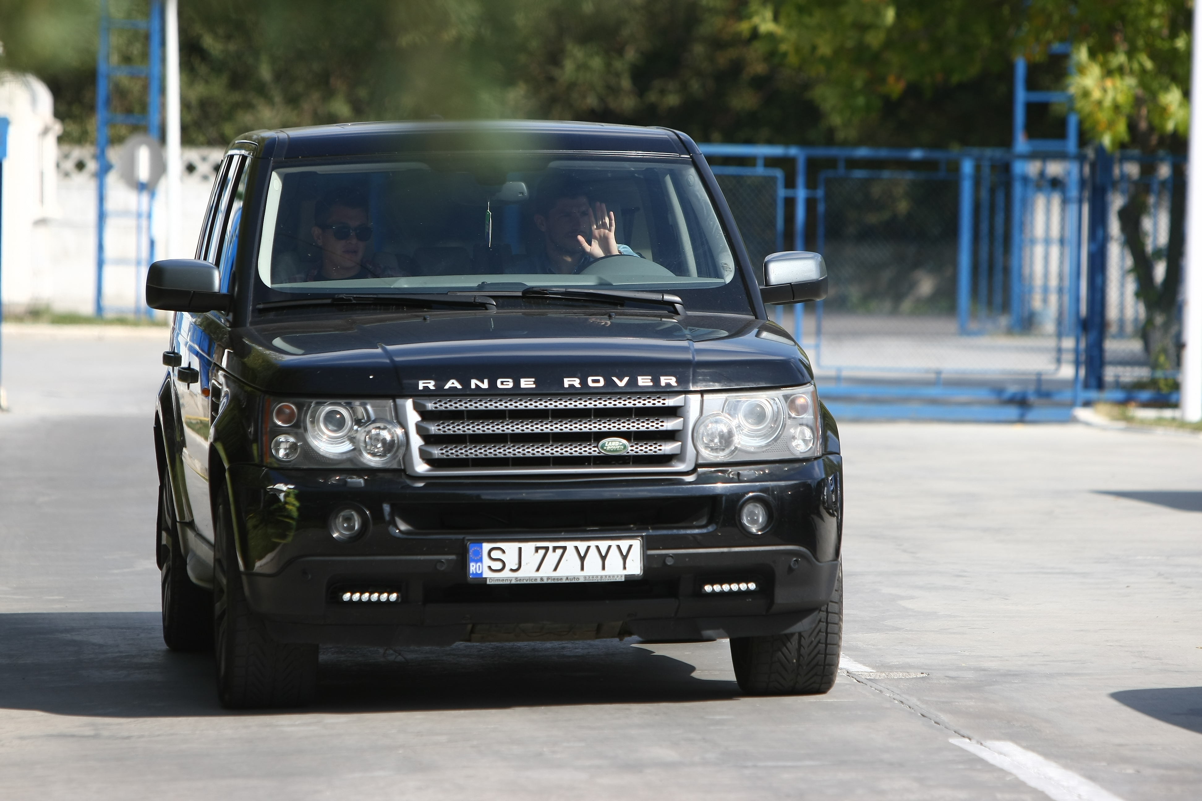 FOTO / Şi-au adus bolizii pentru a învinge Ungaria! ”Tricolorii” au prezentat moda auto