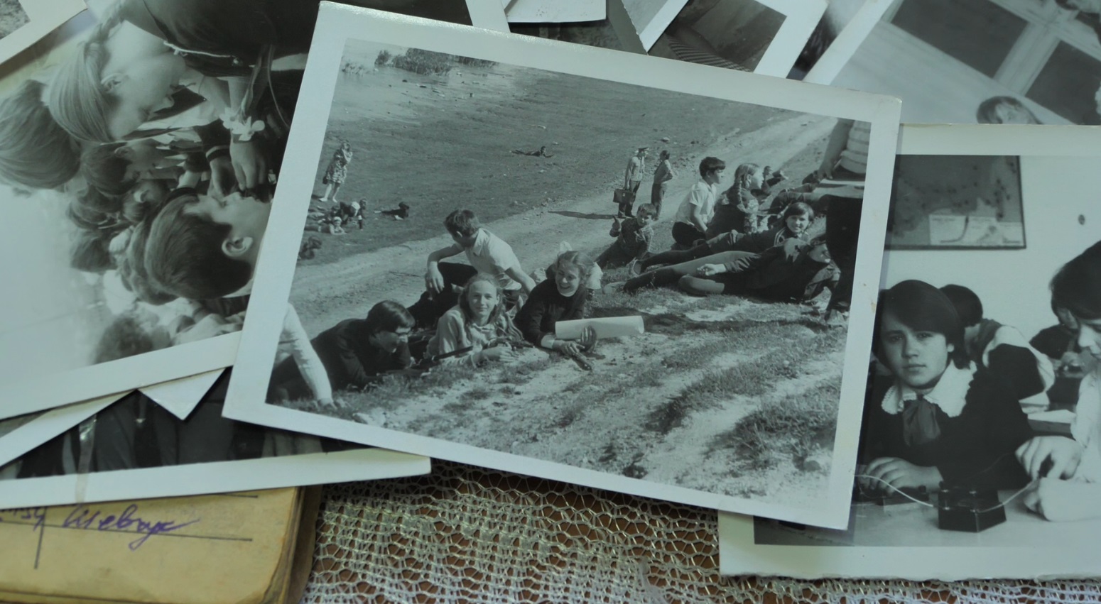 FOTO/VIDEO | „Pământul gemea de la oamenii îngropați de vii!” Reportaj cutremurător din Mărculești, o localitate scăldată în sânge, a cărei istorie neagră ne-a reamintit-o Dosarul „Moscova 2”