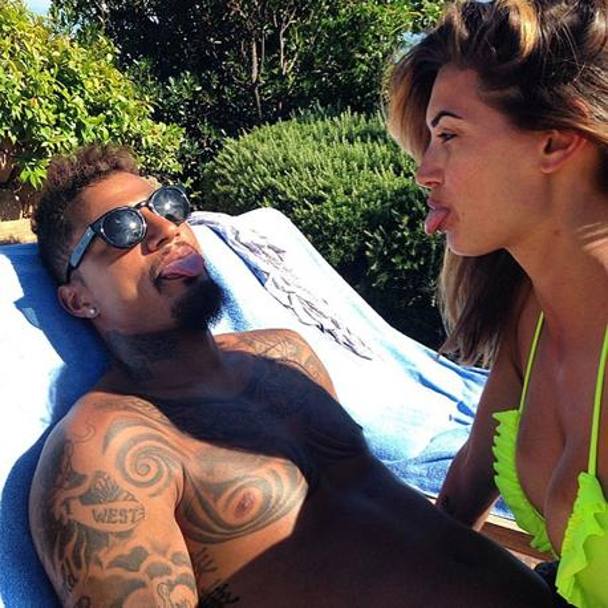 GALERIE FOTO / Melissa Satta, femeia fatală a Italiei: ^”Știu cum să înnebunesc un bărbat!”