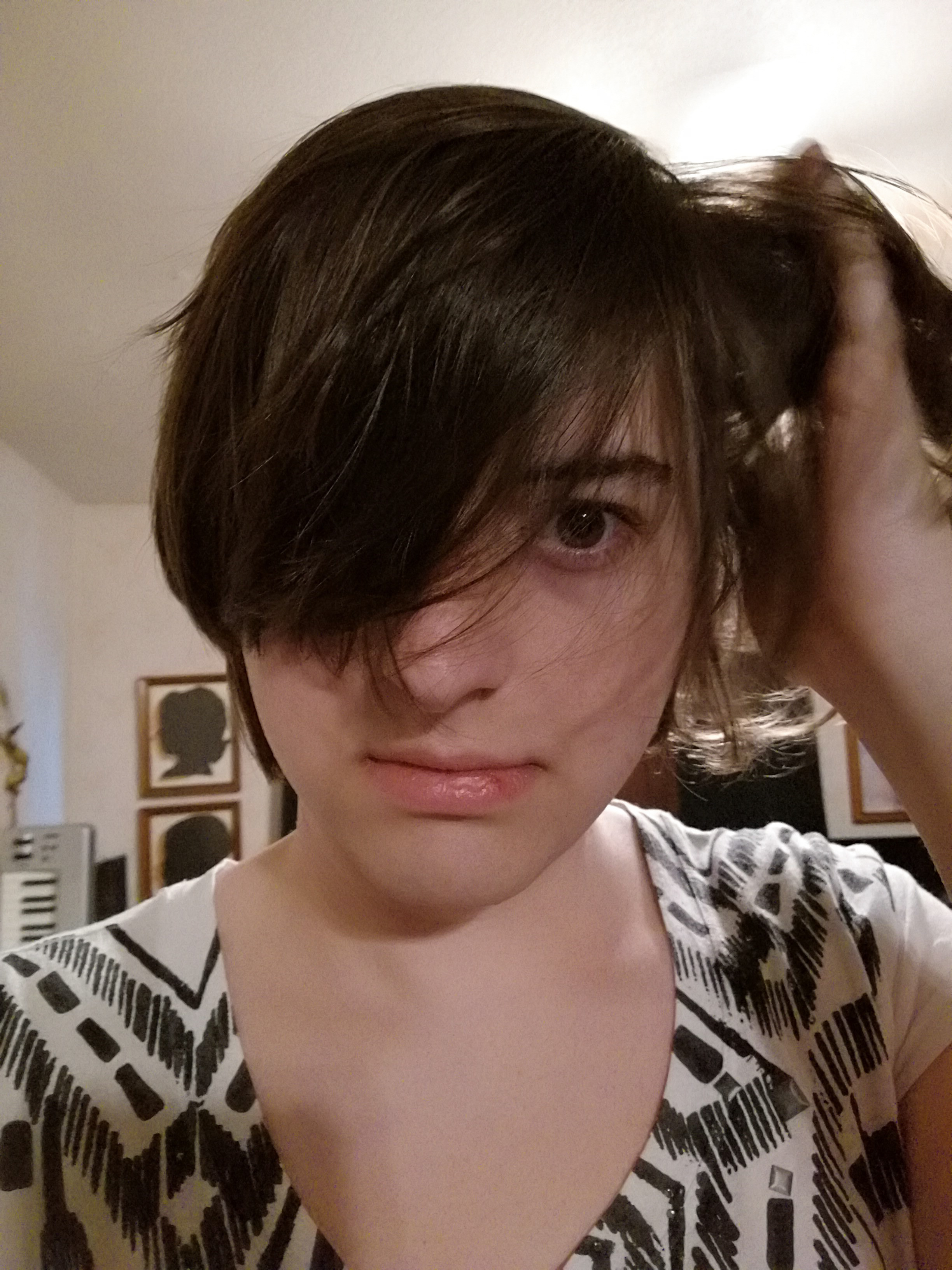 FOTO | O tânără transgender povestește cum un bărbat a încercat să o violeze la prima ei întâlnire ca femeie