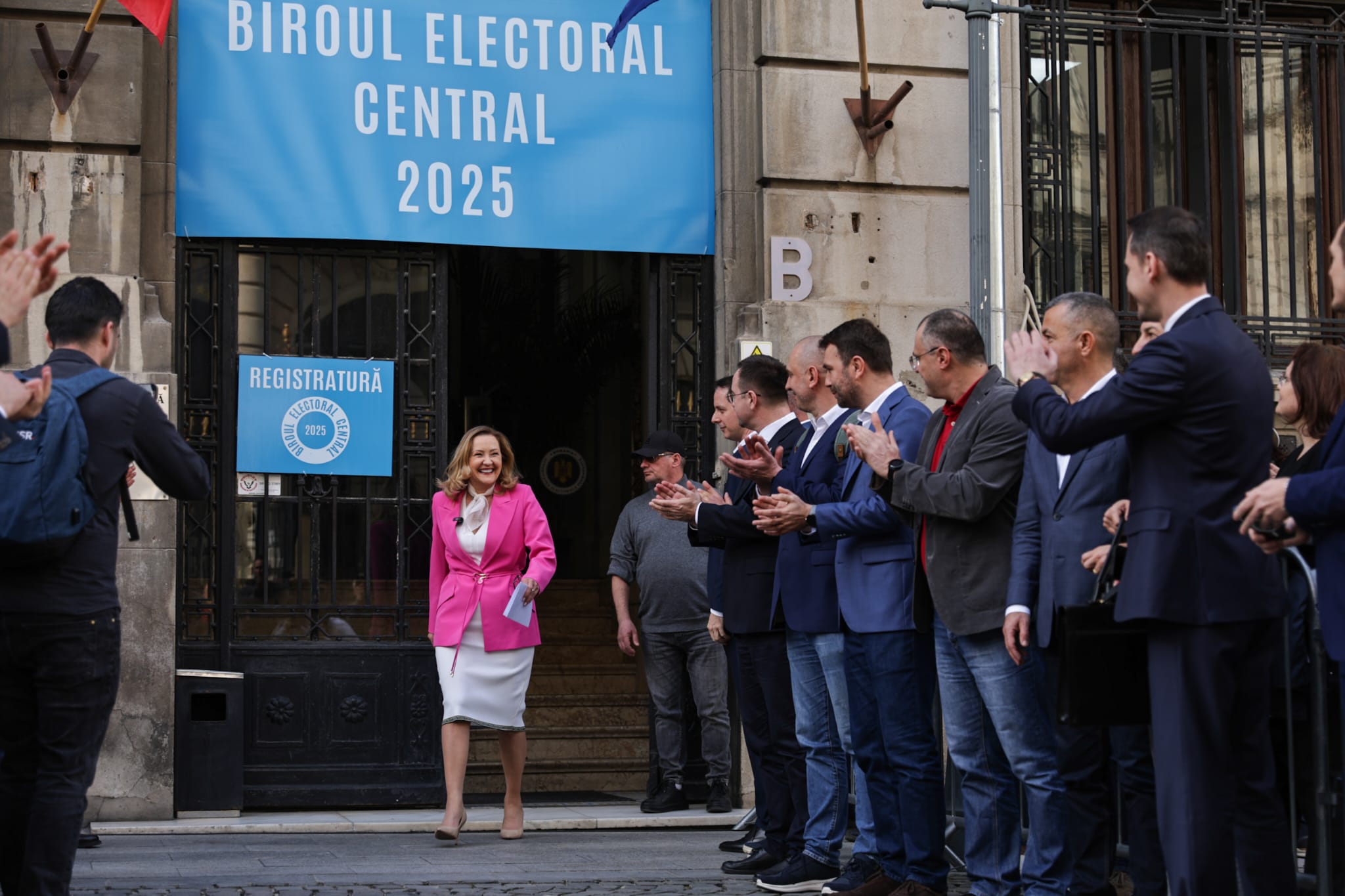 Elena Lasconi și-a depus candidatura la alegerile prezidențiale 2025, în ciuda opoziției din USR: „Nu sunt perfectă, dar am curaj să fac dreptate”