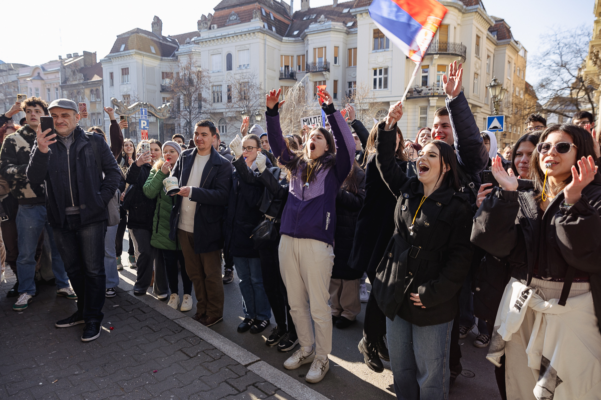 Culisele protestelor studențești care zguduie Serbia: „Sexul e mișto, dar ai încercat să i-o tragi sistemului?”