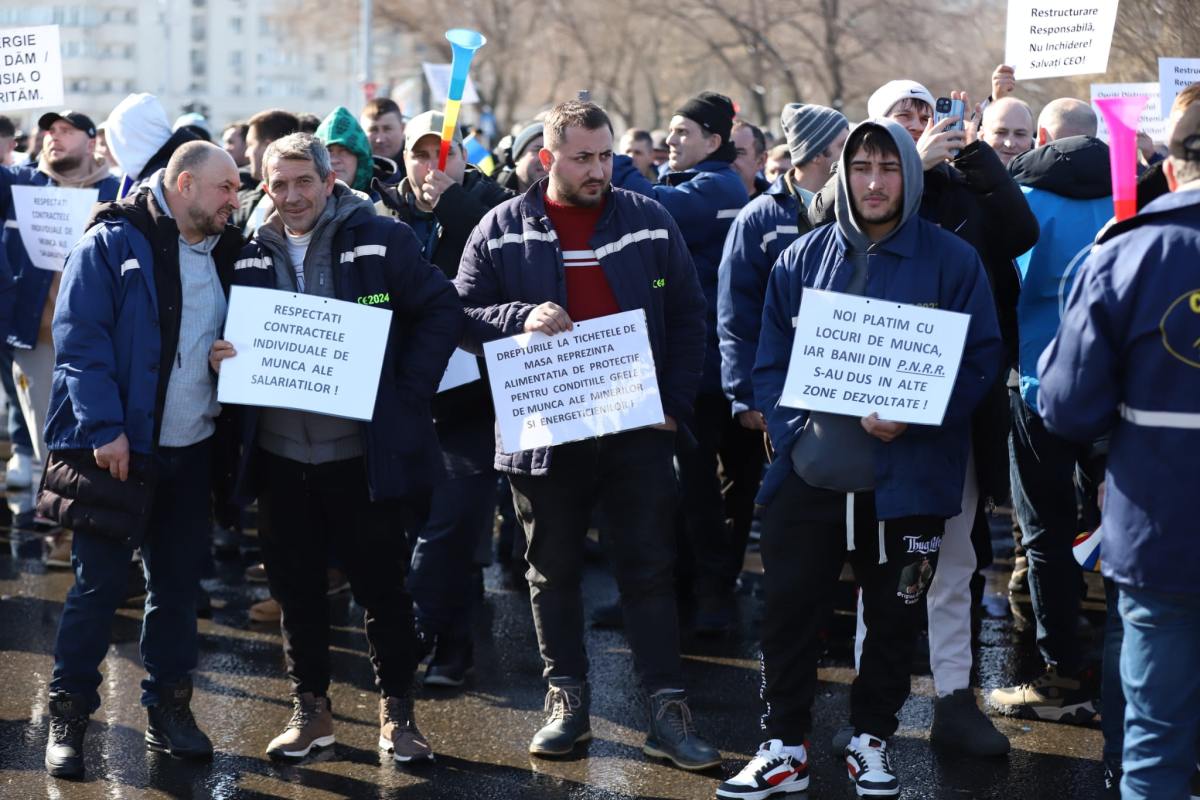 Minerii şi energeticienii protestează în Piaţa Victoriei față de măsurile luate de Guvern. Care sunt nemulțumirile lor