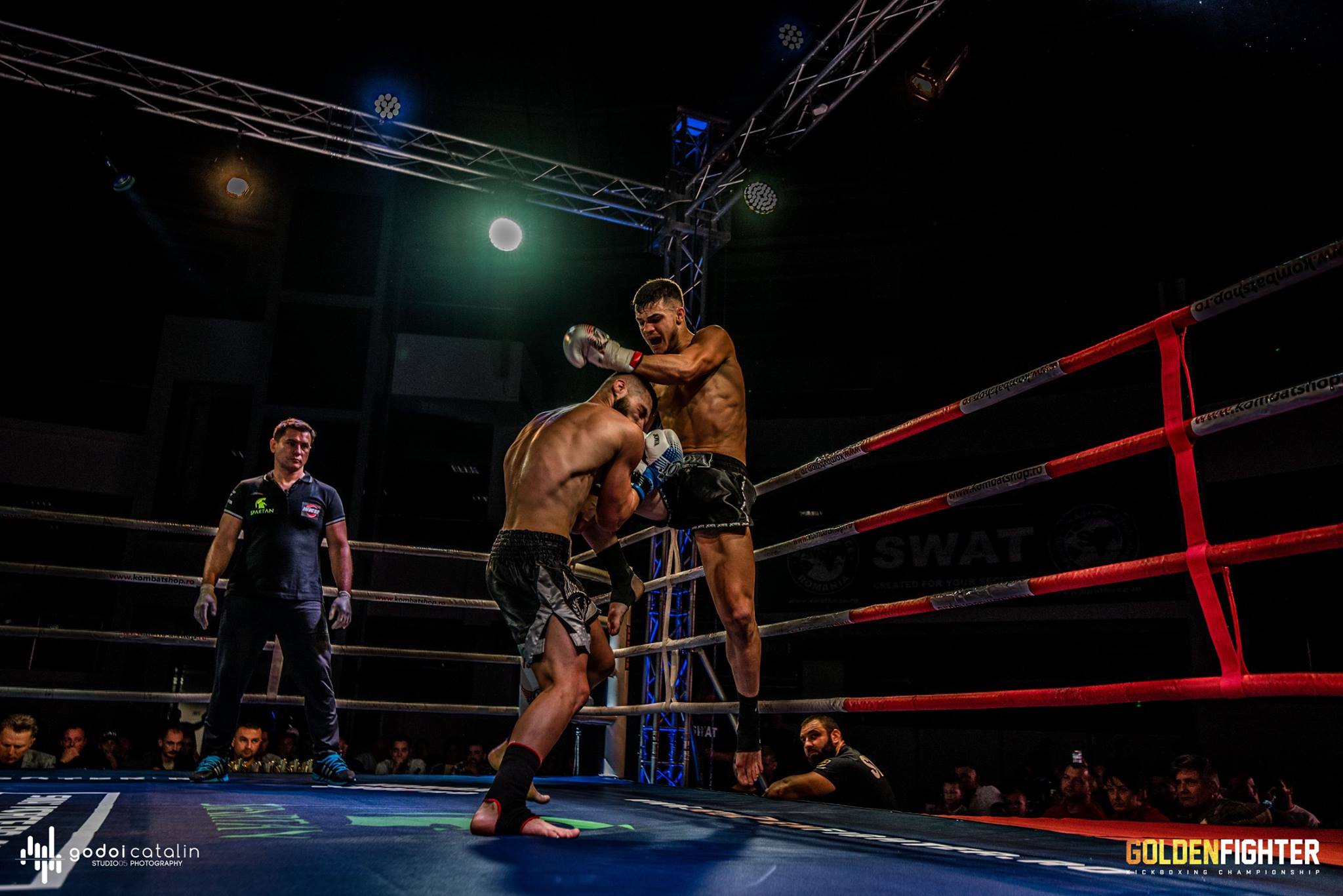 Meciuri spectaculoase la Golden Fighter Craiova. Centura intercontinentală WKU a fost câștigată de Adrian Mitu FOTO&VIDEO