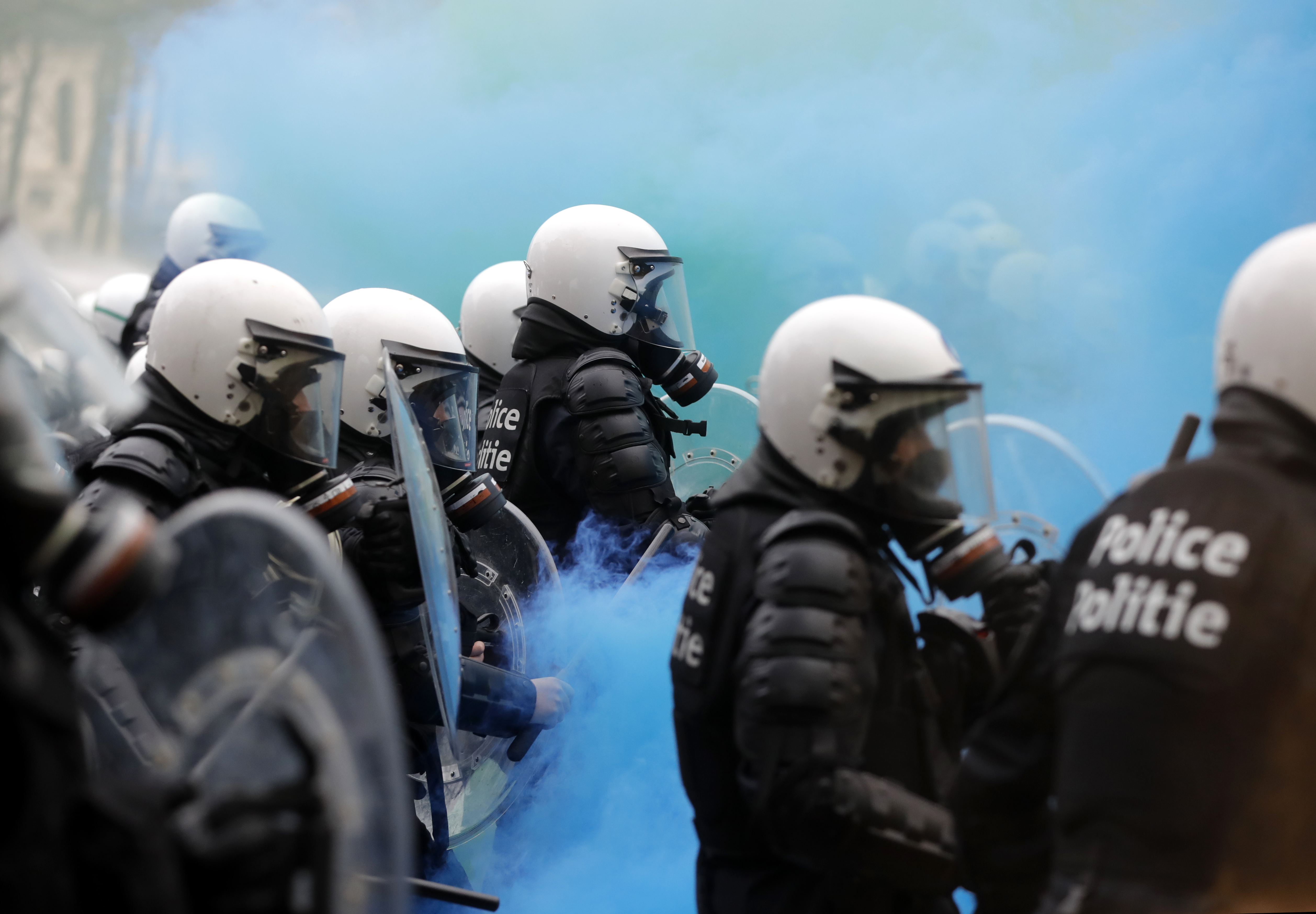 Proteste violente la Bruxelles, față de măsurile sanitare. Zeci de arestări în urma ciocnirilor dintre poliție și manifestanți