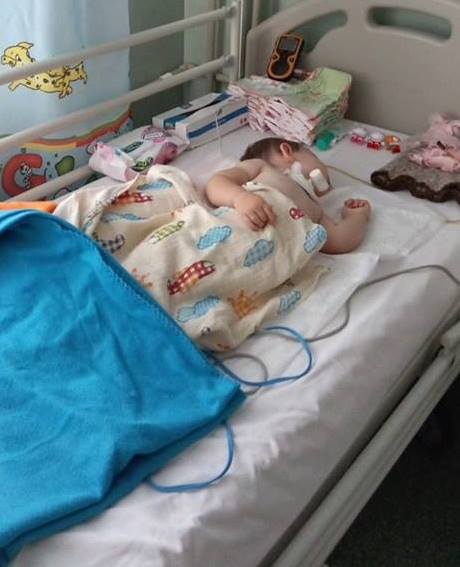 Fetița jandarmeriței ucise pe trecerea de pietoni e tot în comă. Tatăl micuței Larisa transmite un mesaj sfâșietor, la două luni de la accident