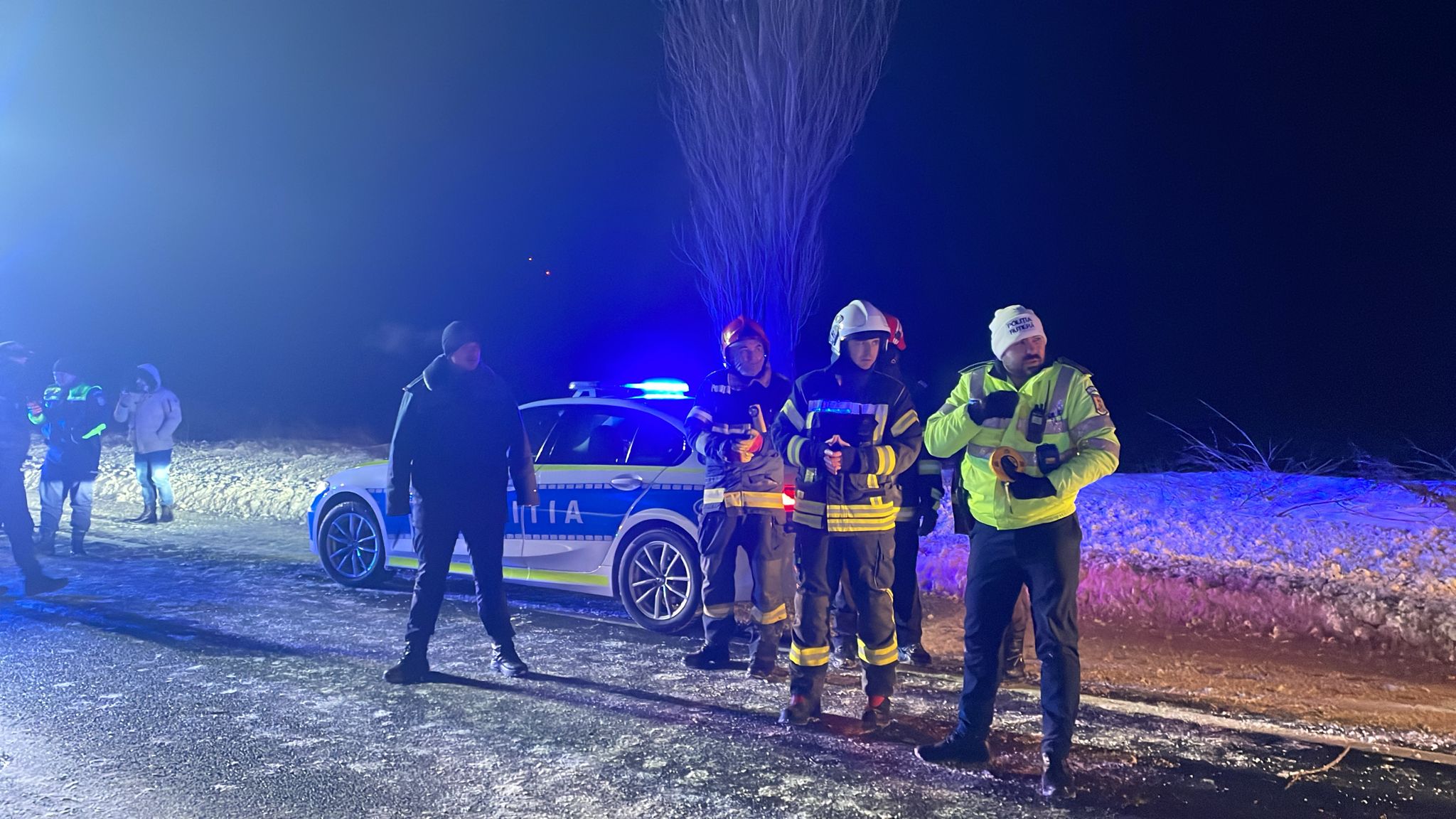 Doi copii au murit într-un accident produs pe E85, în Bacău. În mașină erau opt persoane și roțile aveau anvelope de vară