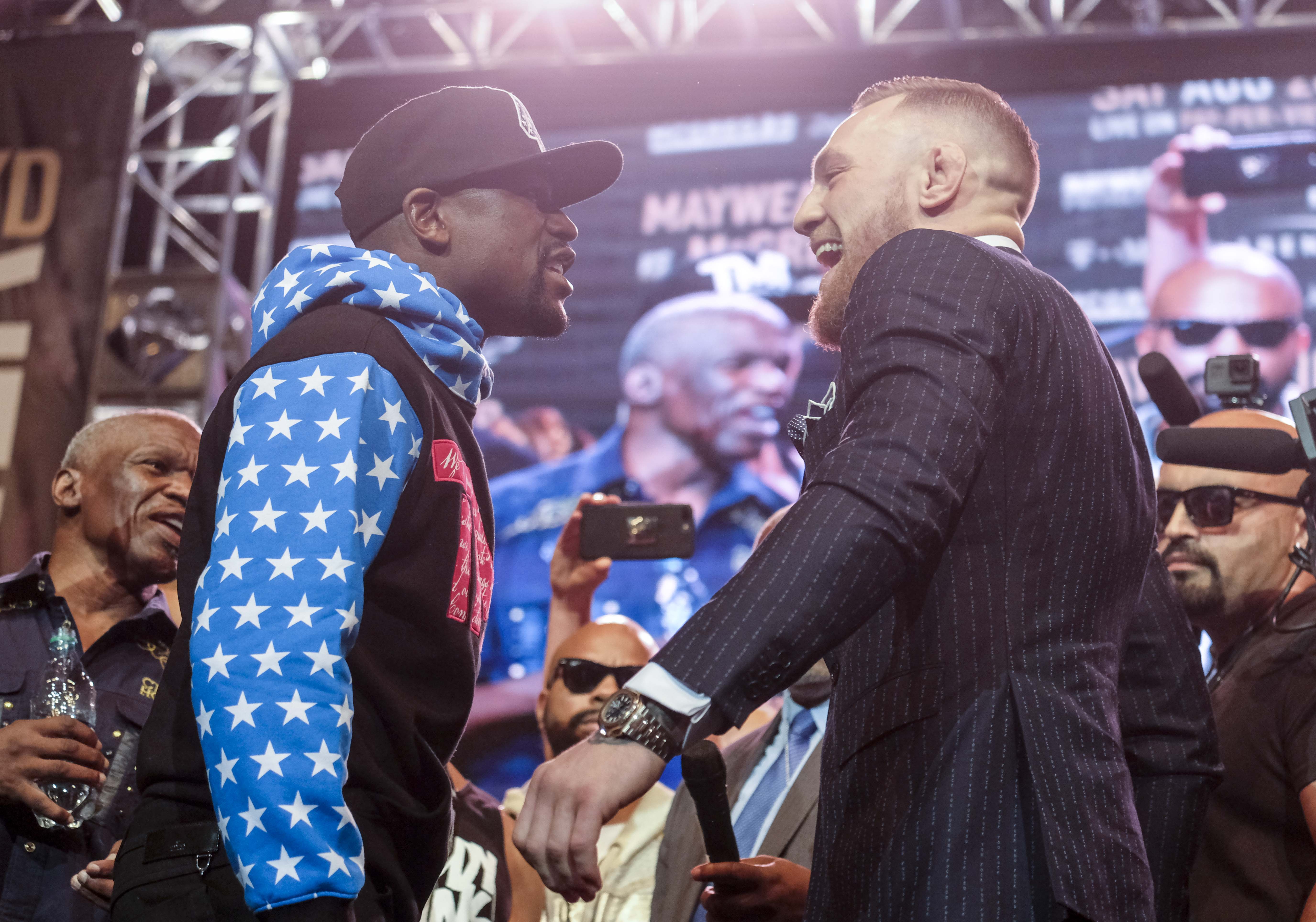 Totul despre meciul secolului, Mayweather vs McGregor. Lupta care a produs peste 1.000.000.000 $, o frecție ! Irlandezul a fost făcut KO în repriza a zecea. Floyd l-a menajat cât a putut! | LIVE&FOTO&VIDEO